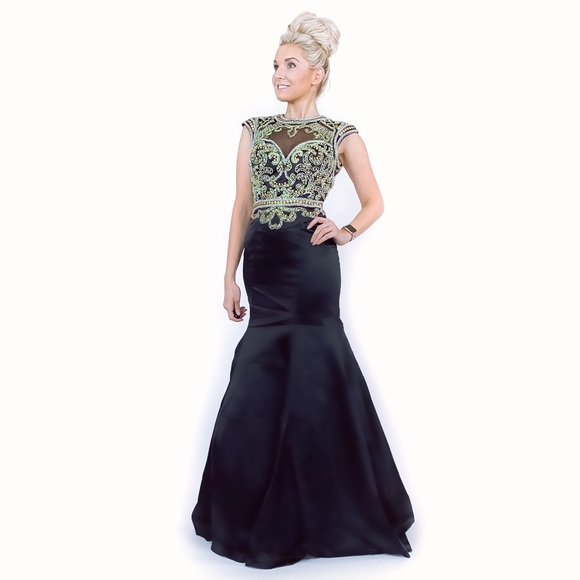 Black Classy Mermaid Evening Gown Prom Dress - Picture 3 of 8